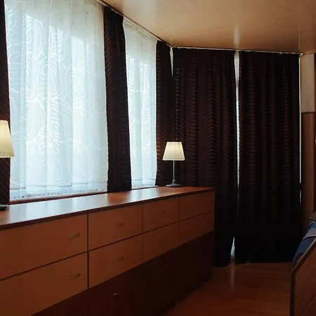 Апартаменты Cosy In Perfect Location