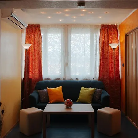 Cosy In Perfect Location 아파트